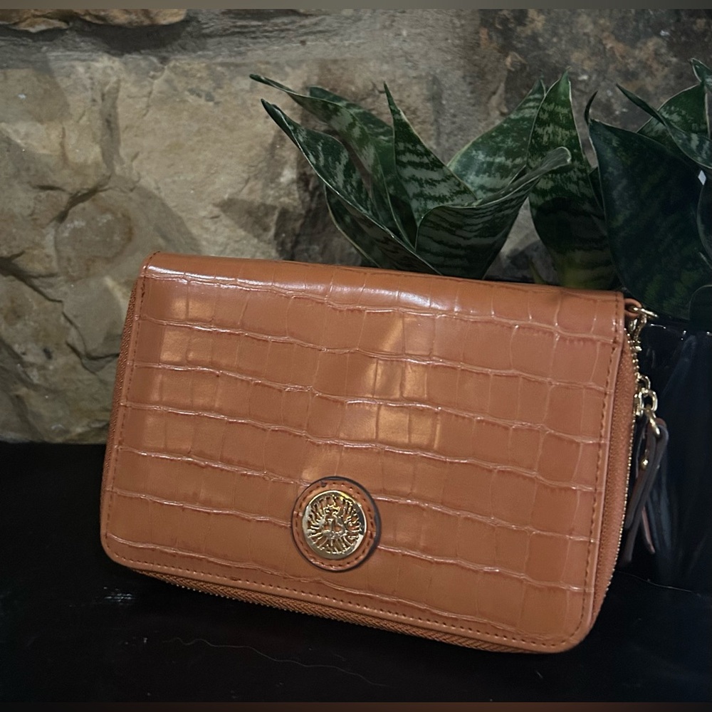 🐕3/20 Anne Klein Tan Croc-Embossed Wallet